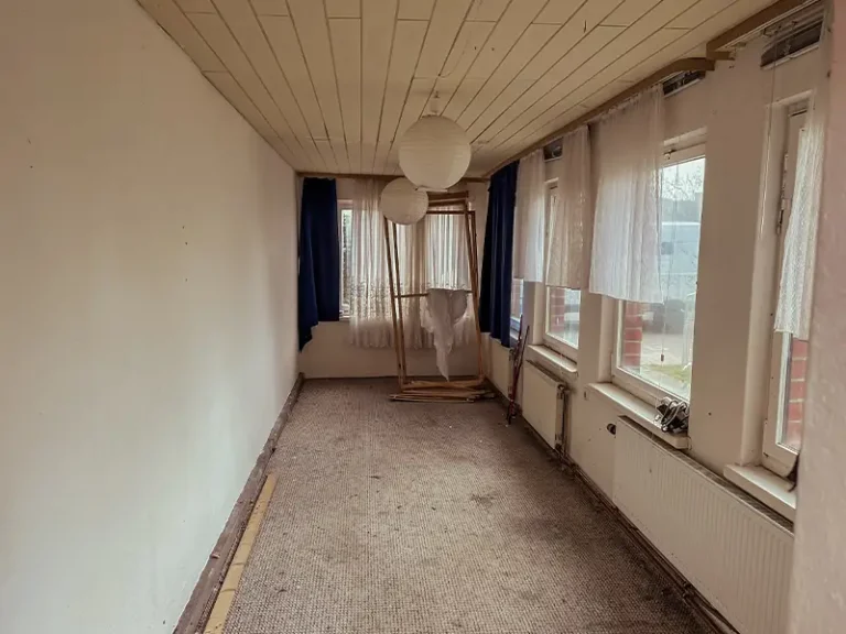 Innenaufnahme vor der Kernsanierung in Lietzow durch NordWerk