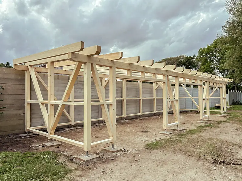 Carport im Holzrahmenbau – präzise Zimmereiarbeiten von NordWerk auf Rügen